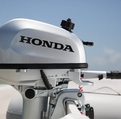Honda BF4 outboard motor